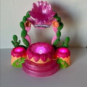 Hatchimal talent show light up play set